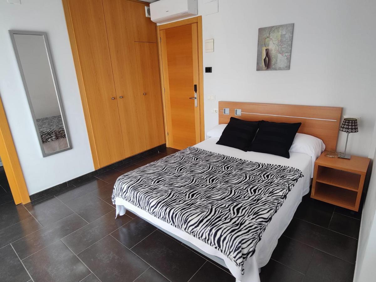 Hostal Manel Пінеза-да-Мар Екстер'єр фото
