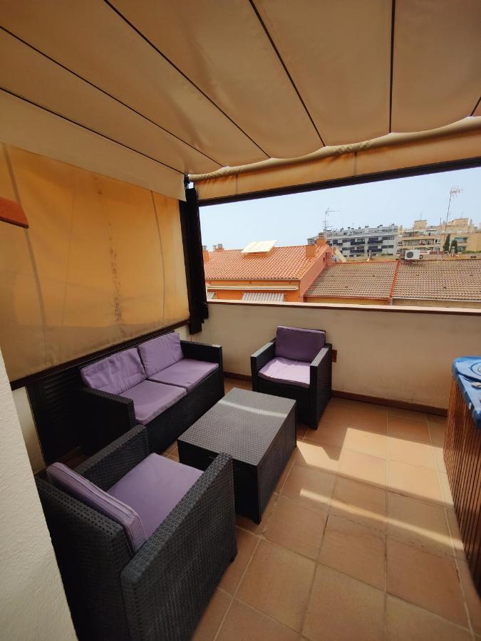 Hostal Manel Пінеза-да-Мар Екстер'єр фото