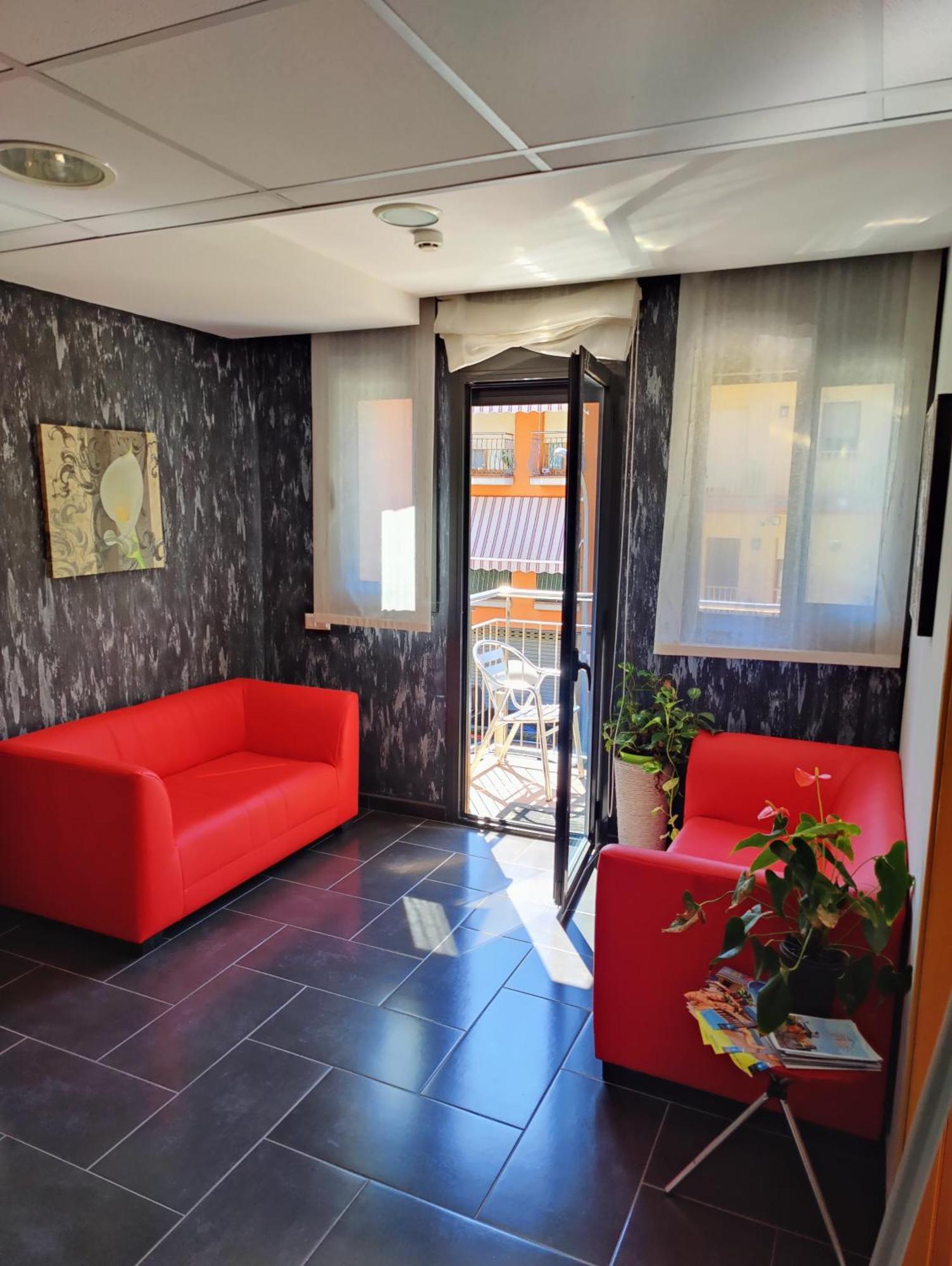 Hostal Manel Пінеза-да-Мар Екстер'єр фото