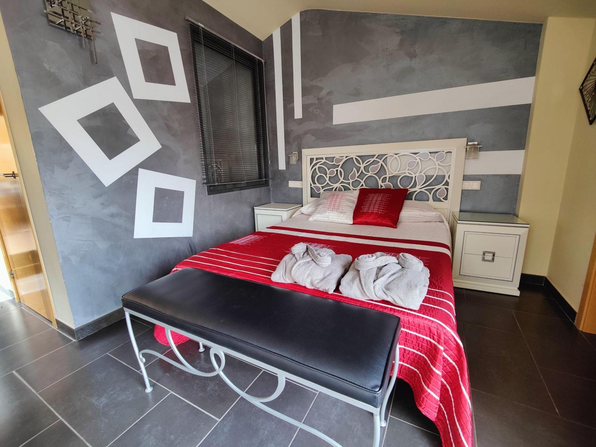 Hostal Manel Пінеза-да-Мар Екстер'єр фото